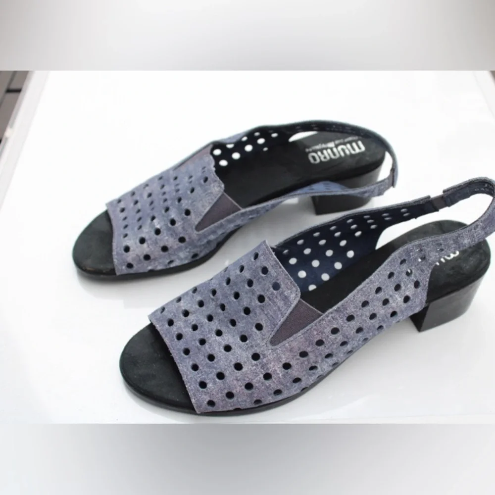 Munro Mickee sling back sandals